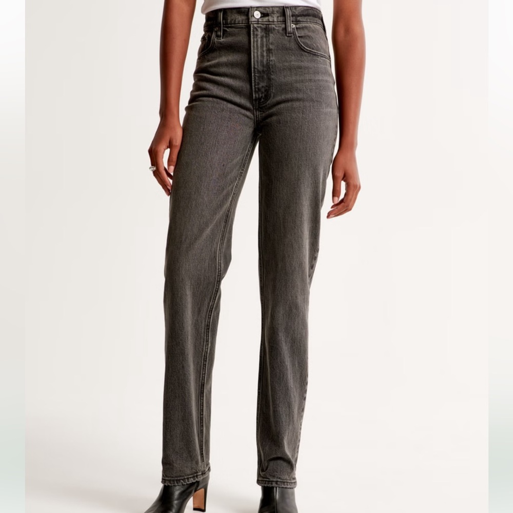 Brand new Abercrombie high rise straight leg jeans